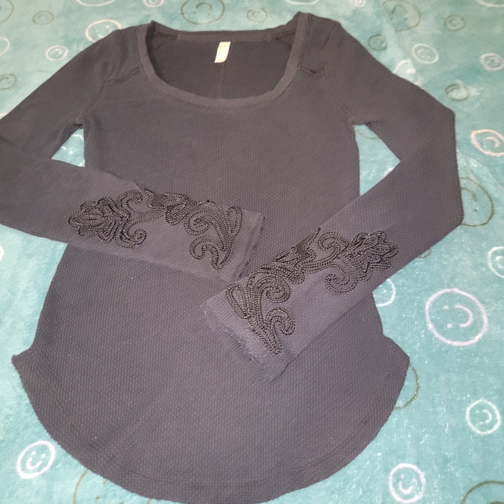 Vintage woman's lace sleeve size small